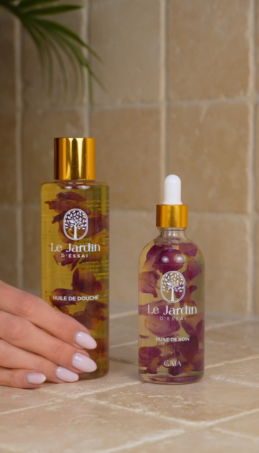 Le Jardin d'Essai, le duo huile de douche et huile de soin, l'instant du rituel