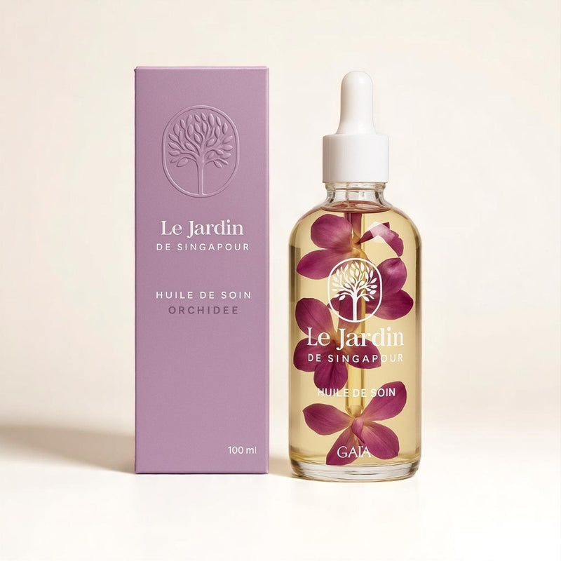 Le Jardin de Singapour, Huile de Soin, flacon aux pétales de rose de Damas suspendus, 100 ml.